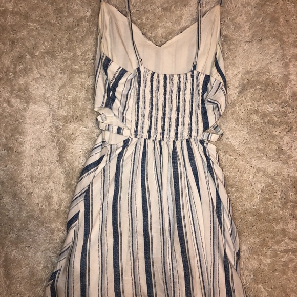 Hollister spring dress!! - Picture 4 of 6